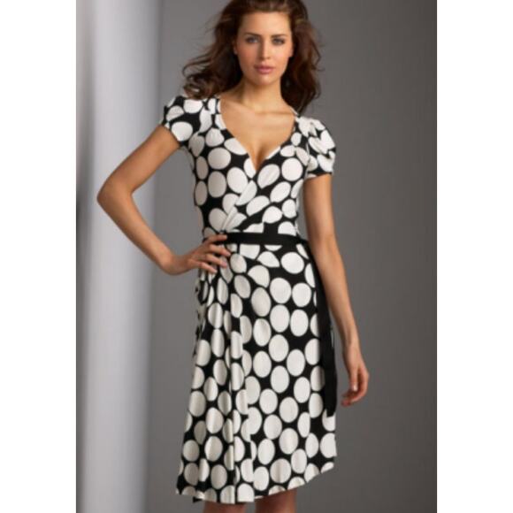 Diane Von Furstenberg Dresses & Skirts - Diane Von Furstenberg Black & White Wrap Jersey Stretch Dress sz 8 Flawed